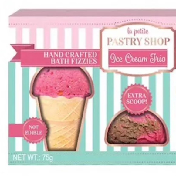 LA PETITE PASTRY SHOP Ice Cream Trio Bath Bombs - Picture 2 of 3